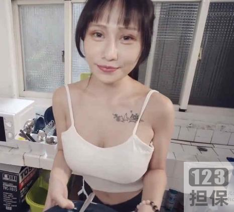 现了天美传媒与皇家华人的制作实力，展示了香港女团Swag的魅力。如果你是一个喜欢剧情作品和女团文化的人，那么这份资源绝对不容错过！